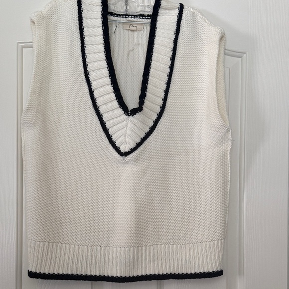 Elan Sweaters - Elan Cream Knit Vest with Black Trim